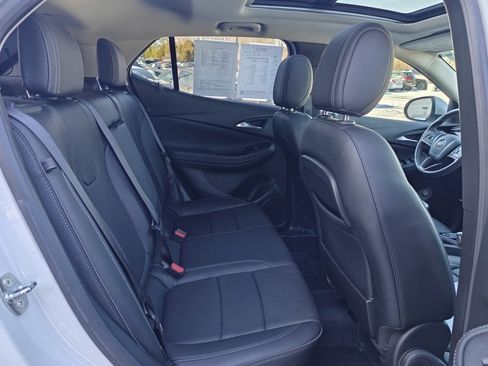 Used 2022 Buick Encore GX Essence w/ Experience Buick Package image 20