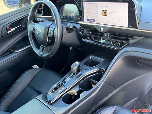 Certified 2023 Toyota Crown AWD/4WD image 13