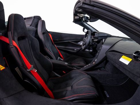 New 2026 McLaren 750S Spider RWD image 23