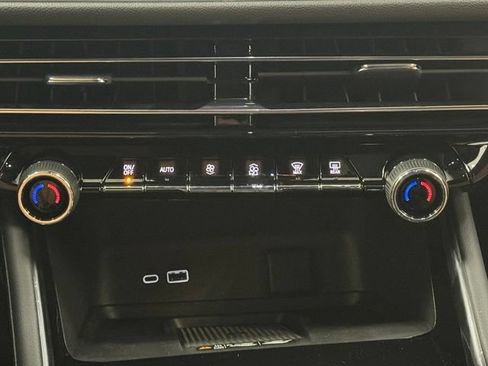 New 2027 Chevrolet Traverse Z71 w/ Enhanced Driving Package AWD/4WD image 16