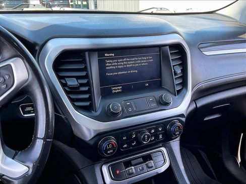 Used 2022 GMC Acadia SLT w/ LPO, Floor Liner Package AWD/4WD image 19