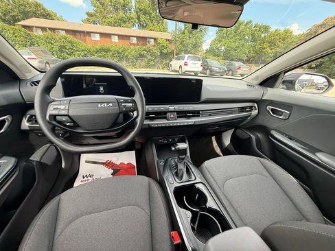 Used 2025 Kia K4 FWD image 11