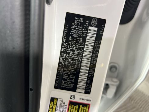 Used 2025 Toyota Camry SE image 30