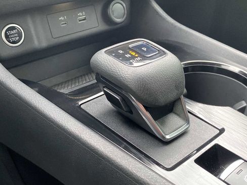 Used 2021 Nissan Rogue SV image 19