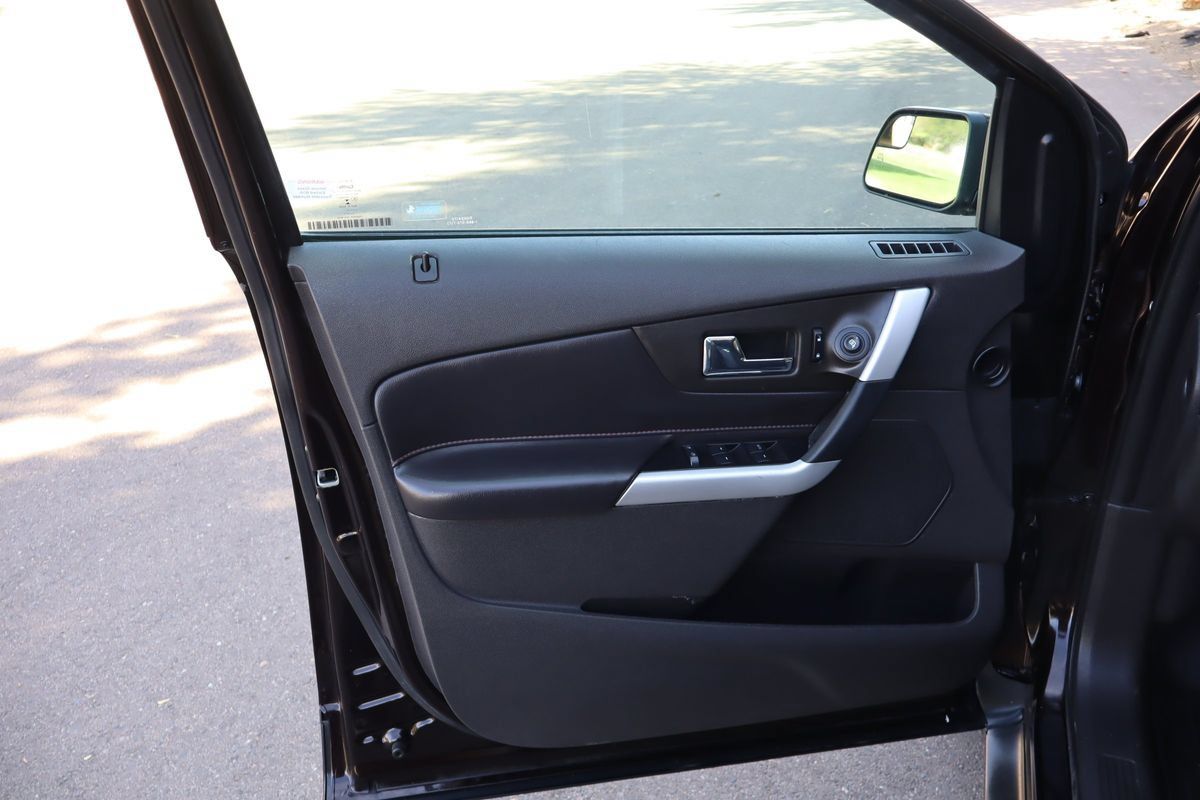 Used 2013 Ford Edge SEL FWD image 23