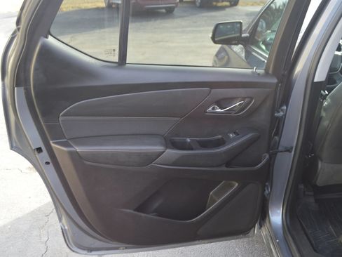 Used 2019 Chevrolet Traverse Premier AWD/4WD image 16