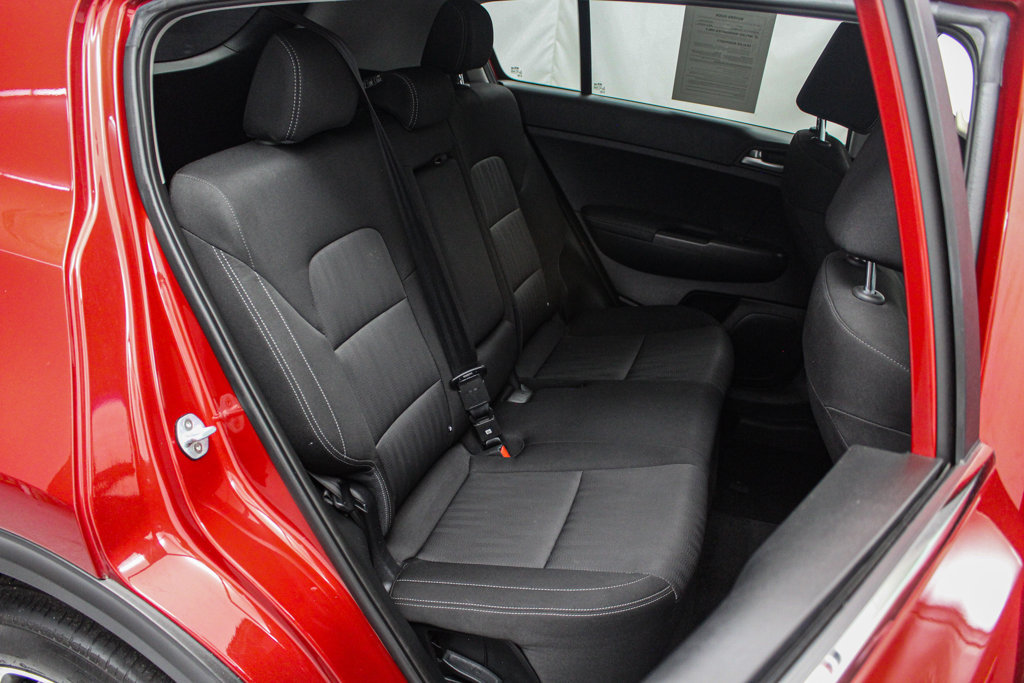 Used 2020 Kia Sportage LX AWD/4WD image 16