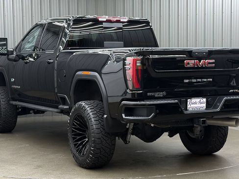 Used 2025 GMC Sierra 2500 AT4 w/ AT4 Premium Plus Package AWD/4WD image 3