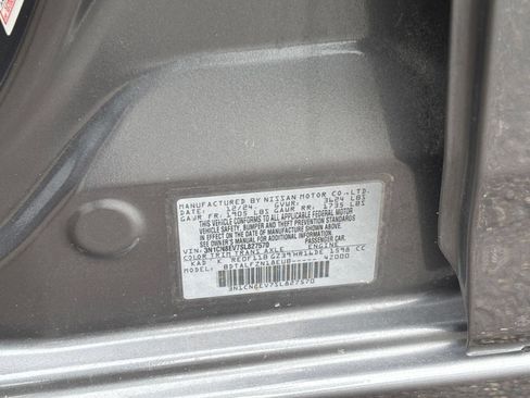 Used 2025 Nissan Versa SV FWD image 27
