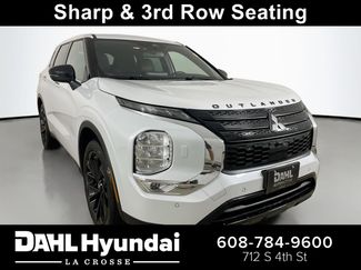 Used 2023 Mitsubishi Outlander SE Black Edition video 1