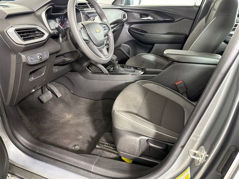 Used 2023 Chevrolet TrailBlazer LS image 9