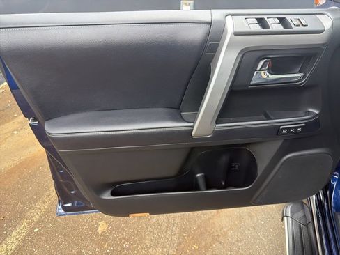 Used 2019 Toyota 4Runner Limited AWD/4WD image 11