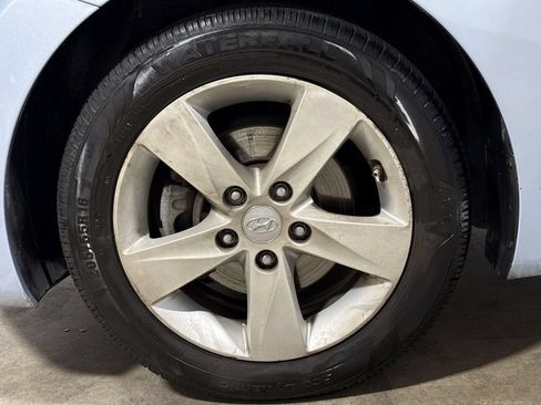 Used 2013 Hyundai Elantra GLS w/ Preferred Pkg FWD image 25