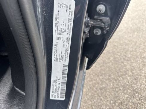 Used 2026 RAM 1500 Laramie AWD/4WD image 33