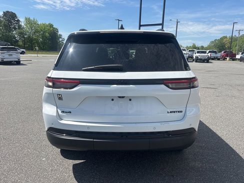 Used 2023 Jeep Grand Cherokee Limited w/ Black Appearance Package image 7