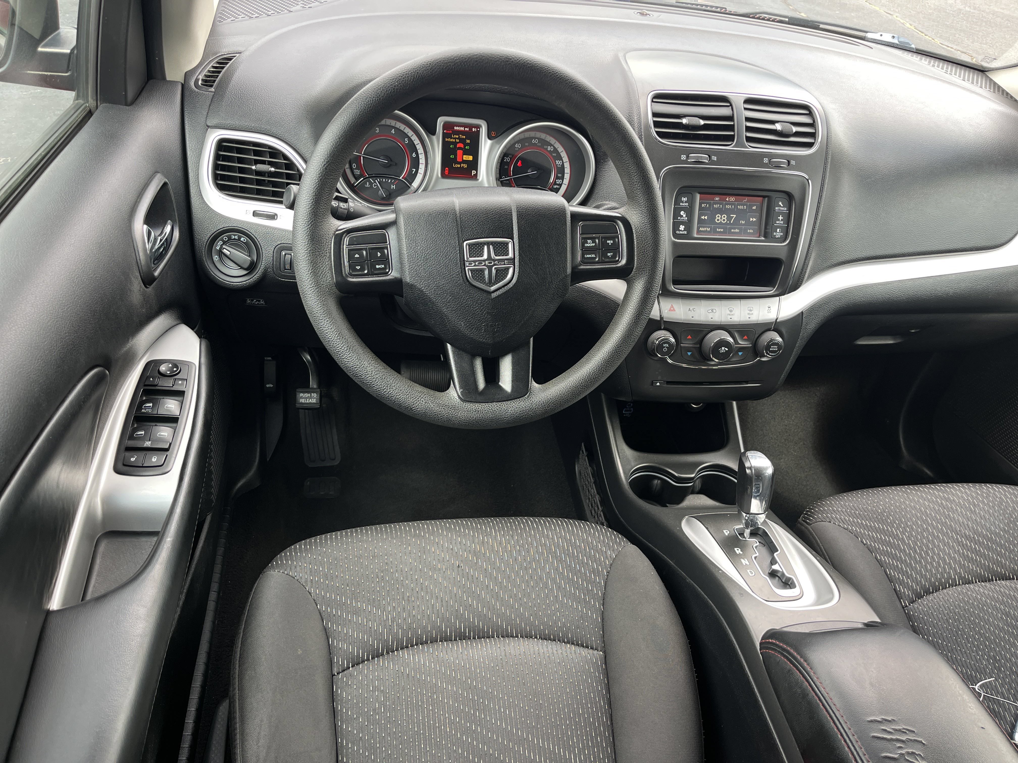 Used 2018 Dodge Journey SE w/ Blacktop Package FWD image 13