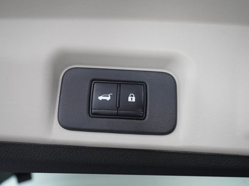 Used 2025 Nissan Ariya AWD image 14