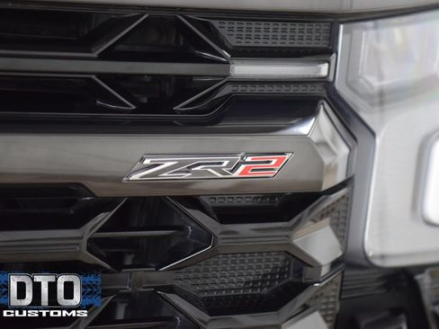 Used 2025 Chevrolet Silverado 1500 ZR2 w/ Technology Package AWD/4WD image 16