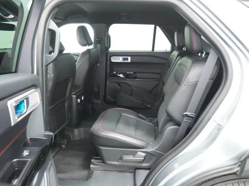 Used 2023 Ford Explorer ST-Line w/ Class IV Trailer Tow Package AWD/4WD image 18