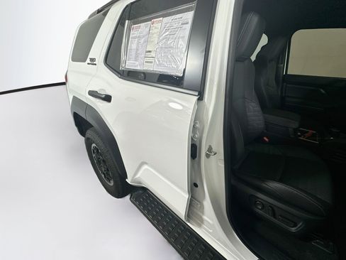 Used 2025 Toyota 4Runner TRD Off-Road Premium AWD/4WD image 28