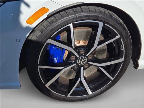 Used 2024 Volkswagen Golf R image 22