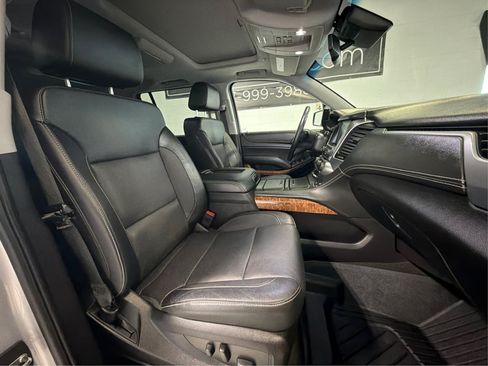 Used 2018 Chevrolet Suburban Premier AWD/4WD image 15