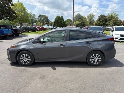 Used 2020 Toyota Prius LE AWD/4WD image 6
