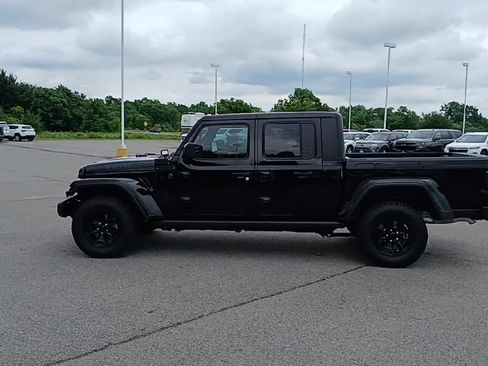 Used 2023 Jeep Gladiator Sport AWD/4WD image 8