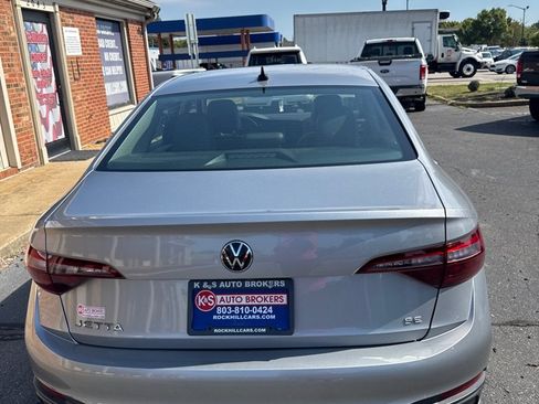 Used 2023 Volkswagen Jetta SE FWD image 5