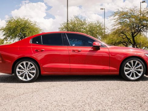 Used 2020 Volvo S60 T6 Momentum image 6