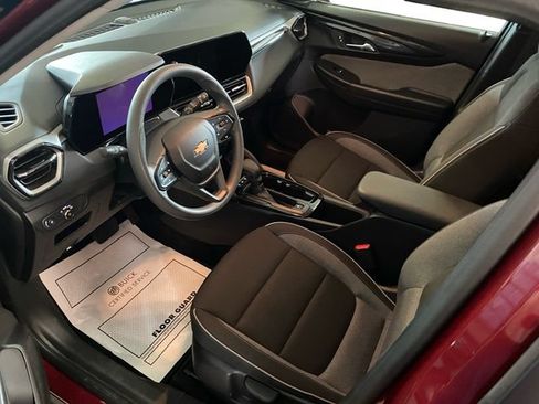 Used 2025 Chevrolet TrailBlazer LT AWD/4WD image 10