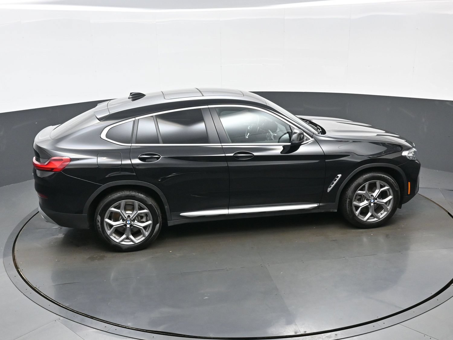 Used 2025 BMW X4 xDrive30i AWD/4WD image 40