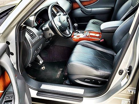 Used 2011 INFINITI FX35 AWD w/ Premium Pkg image 13