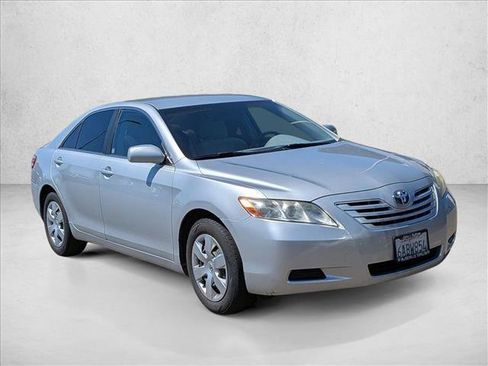 Used 2007 Toyota Camry LE FWD image 3