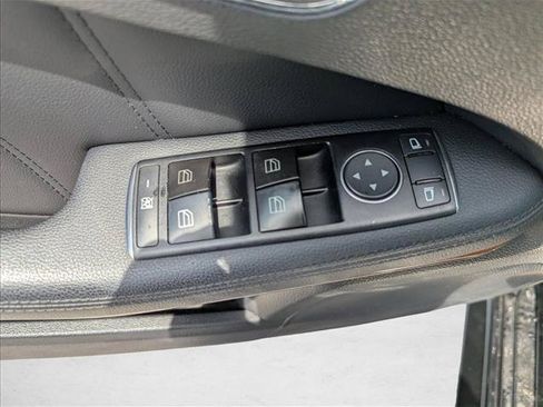 Used 2011 Mercedes-Benz E 350 BlueTEC Sedan image 10