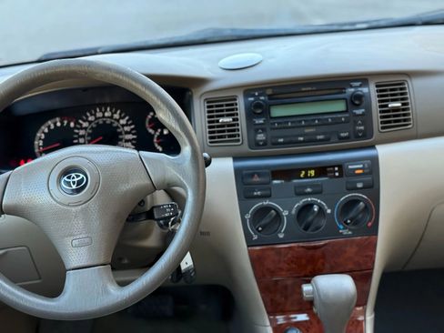 Used 2005 Toyota Corolla S image 17