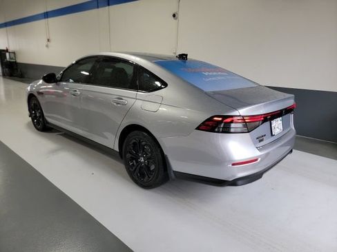 Used 2025 Honda Accord SE image 7