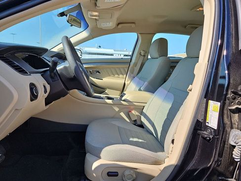 Used 2018 Ford Taurus SE FWD image 23