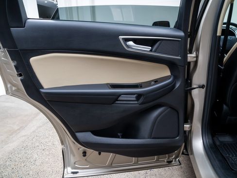Used 2018 Ford Edge SEL w/ Equipment Group 201A FWD image 19