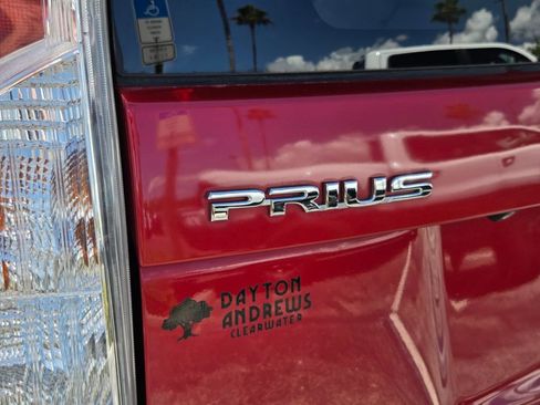 Used 2014 Toyota Prius Five FWD image 11