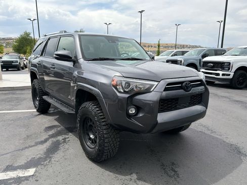 Used 2021 Toyota 4Runner SR5 Premium w/ Moonroof Package AWD/4WD image 5
