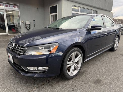 Used 2015 Volkswagen Passat TDI SEL Premium image 3