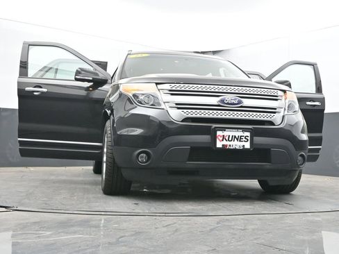 Used 2015 Ford Explorer XLT w/ Equipment Group 201B FWD image 70
