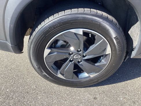 Used 2024 Nissan Rogue SV AWD/4WD image 7