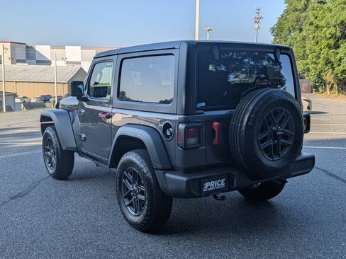 Used 2026 Jeep Wrangler Sport AWD/4WD image 8