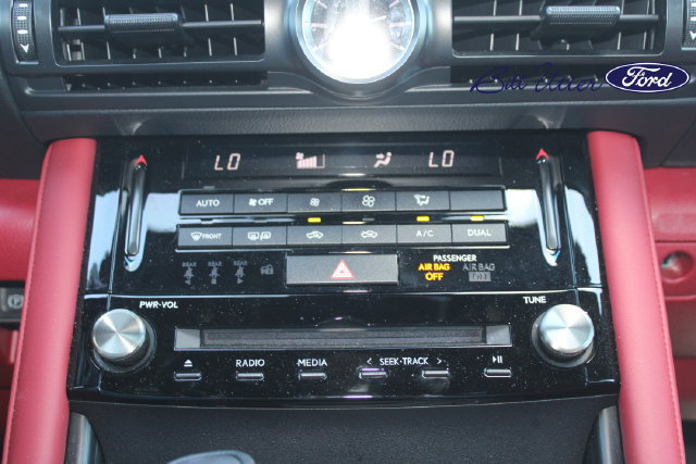 Used 2024 Lexus IS 500 RWD image 19