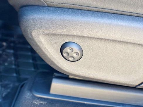 Used 2021 Mercedes-Benz GLE 350 4MATIC image 36