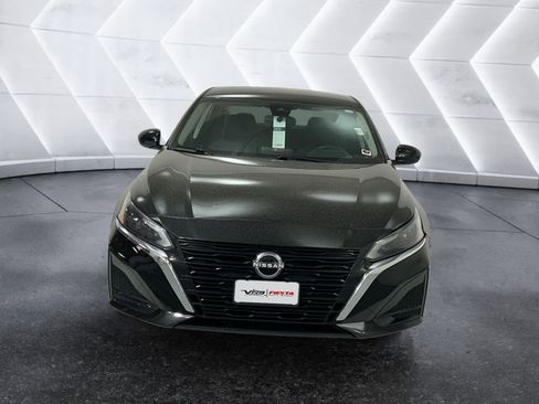 Used 2023 Nissan Altima 2.5 SV image 2