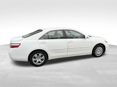 Used 2009 Toyota Camry LE FWD image 22