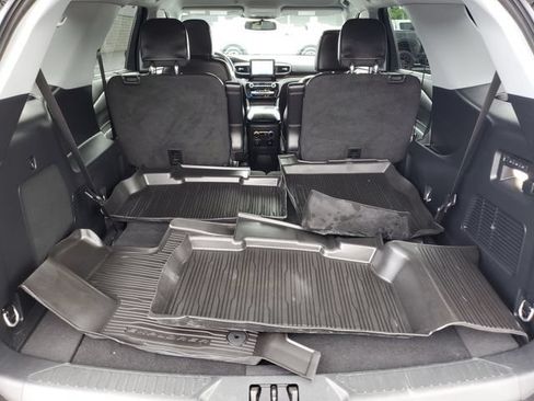 Certified 2023 Ford Explorer Limited w/ Equipment Group 301A AWD/4WD image 37